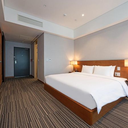 Golden Tulip Incheon Airport Hotel Εξωτερικό φωτογραφία